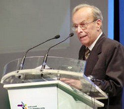 The President of the Cuban parliament, Ricardo Alarcón in Mexico to Binational Parliament Session